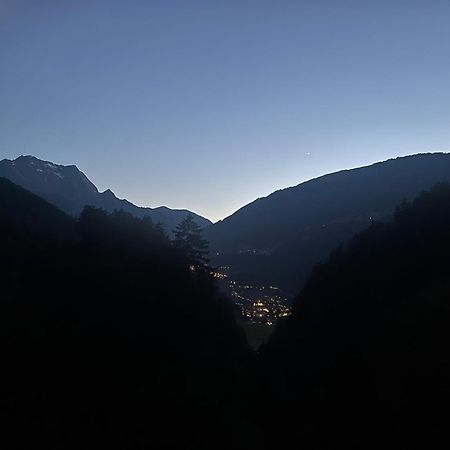 Natur Zeit - Alpine Garden Apartments Mayrhofen Exteriör bild