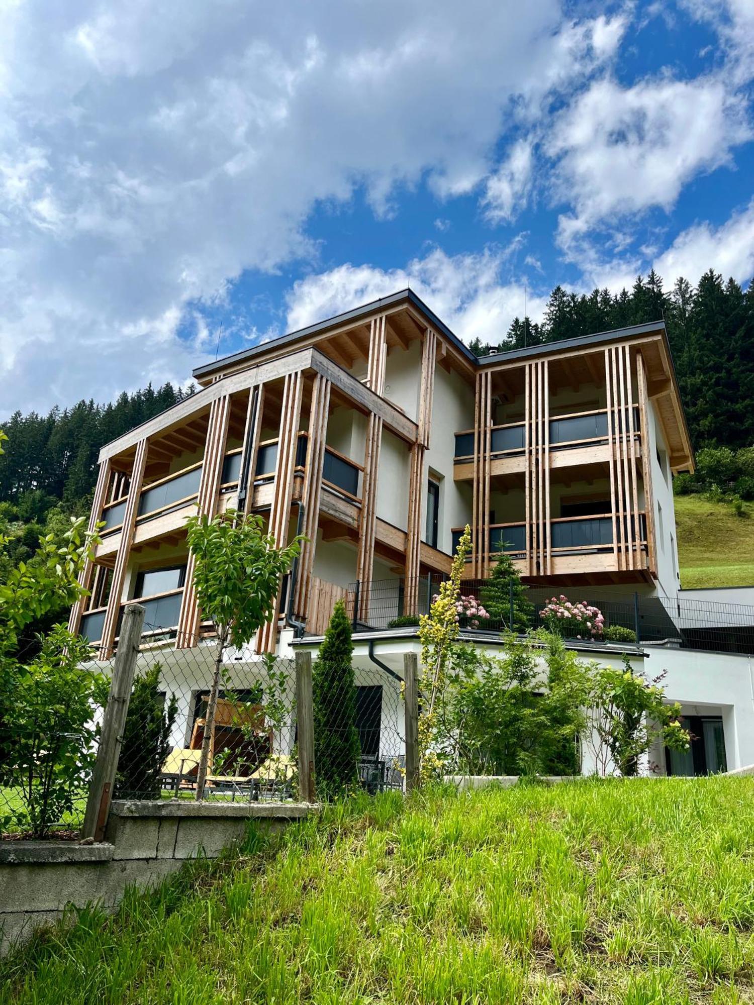 Natur Zeit - Alpine Garden Apartments Mayrhofen Exteriör bild